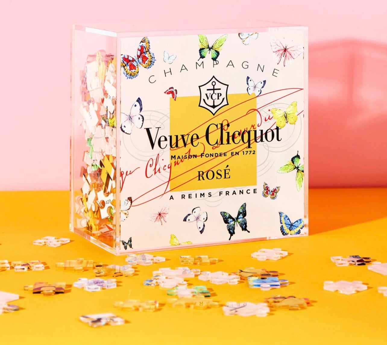 Veuve Acrylic Puzzle + Display