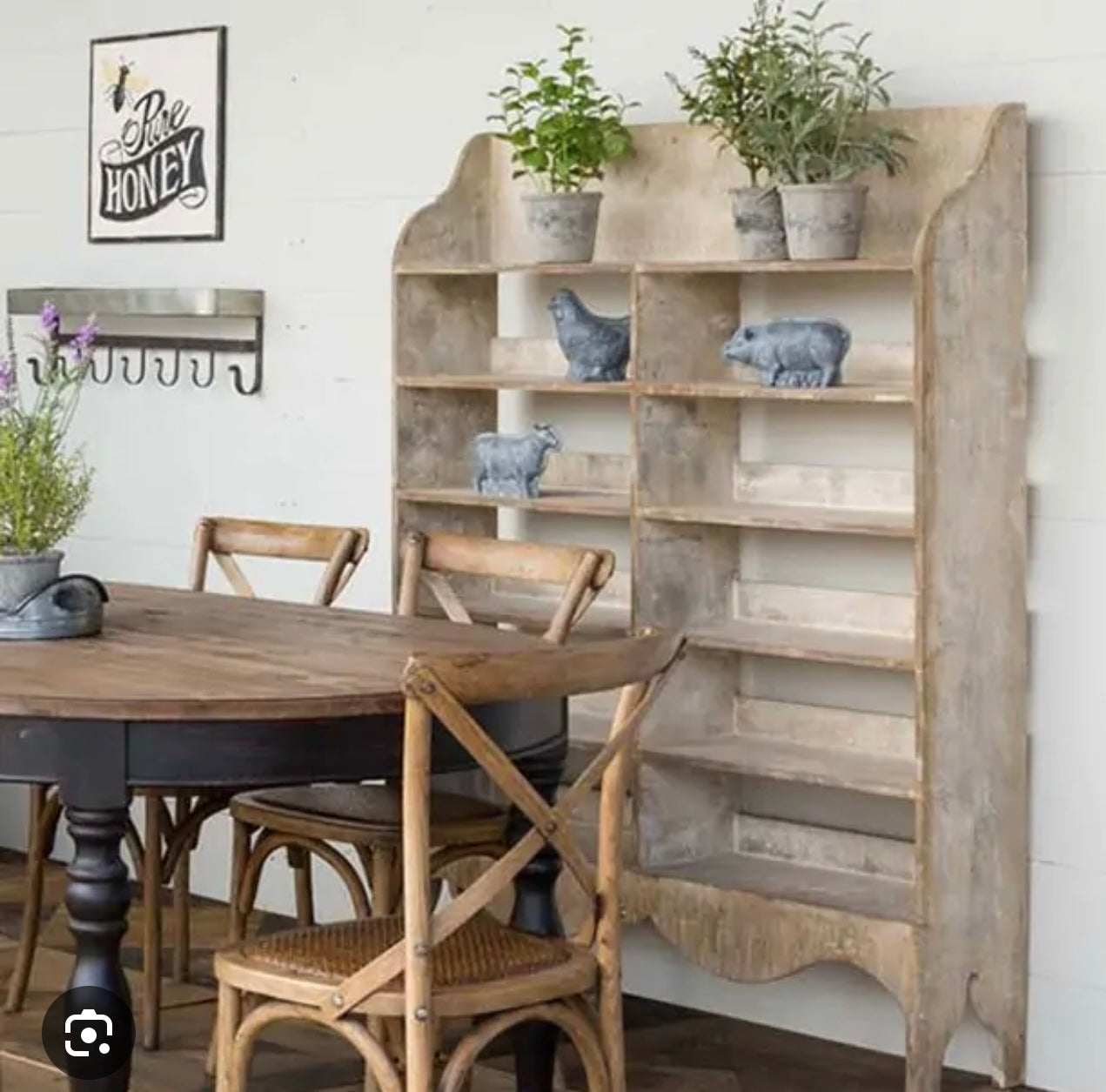 PAINTED FARMHOUSE
PRESERVE DISPLAY
SHELF