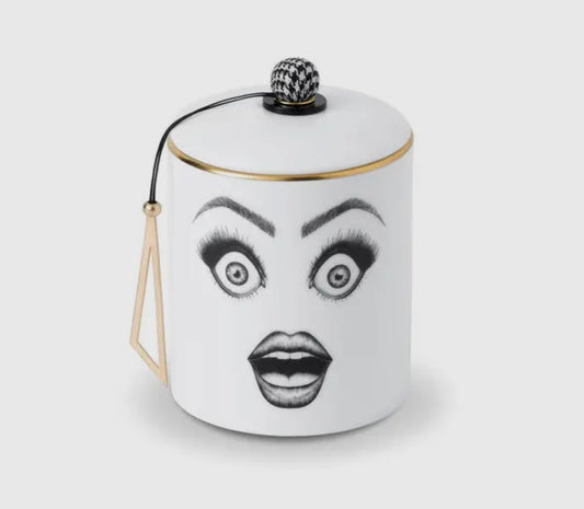 The Performer Scented Candle with Hat. 200g