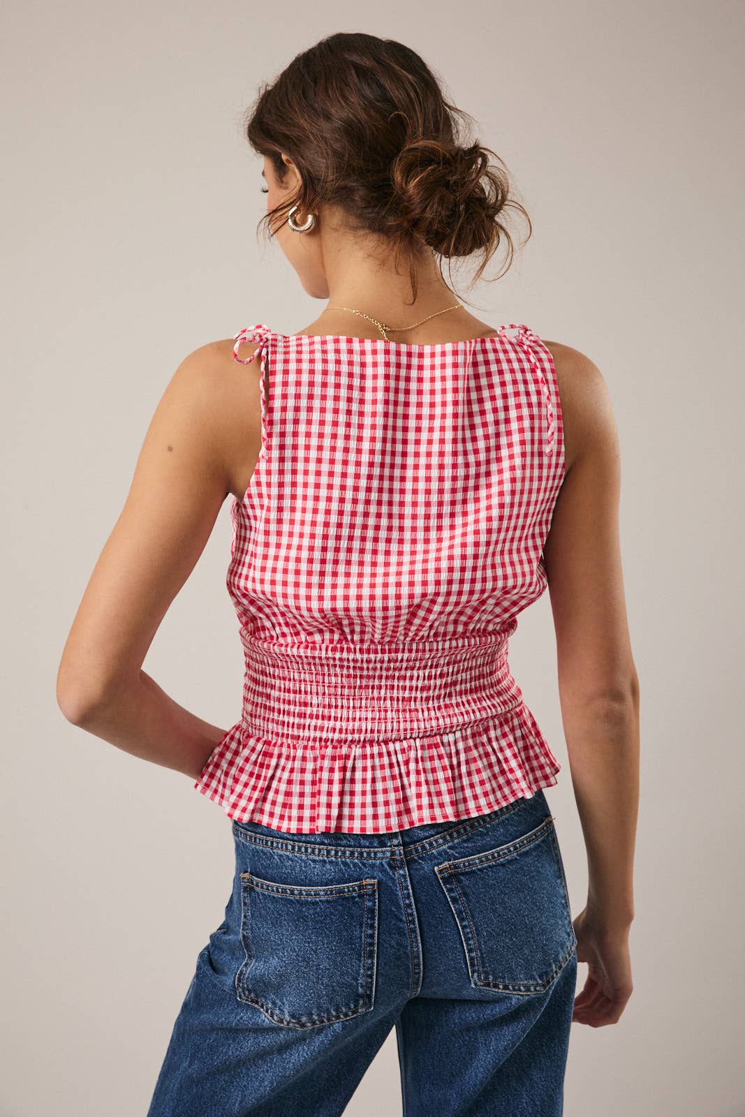 BOAT NECK SLEEVELESS SMOCKED GINGHAM PLAID TOP