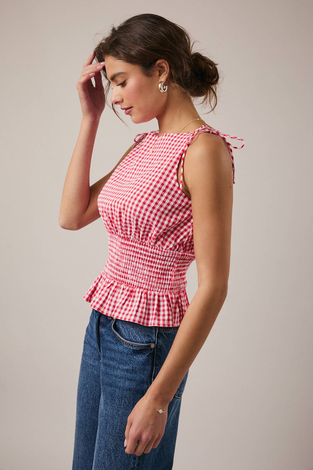 BOAT NECK SLEEVELESS SMOCKED GINGHAM PLAID TOP